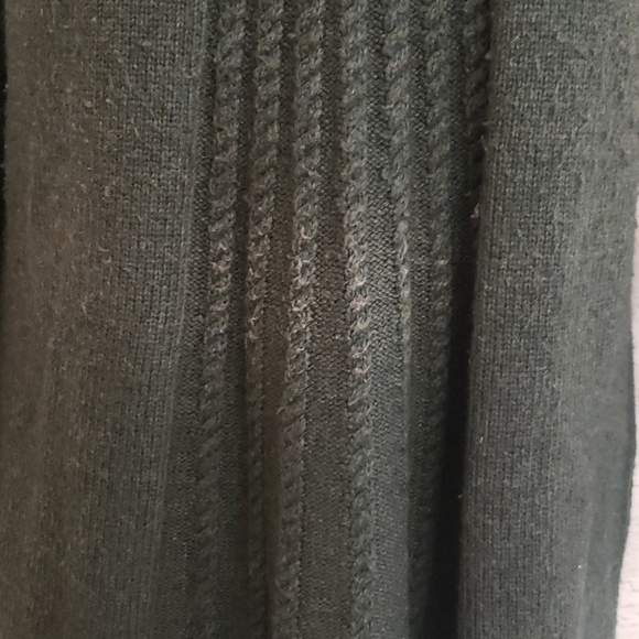 Green Sweater - Picture 2 of 4